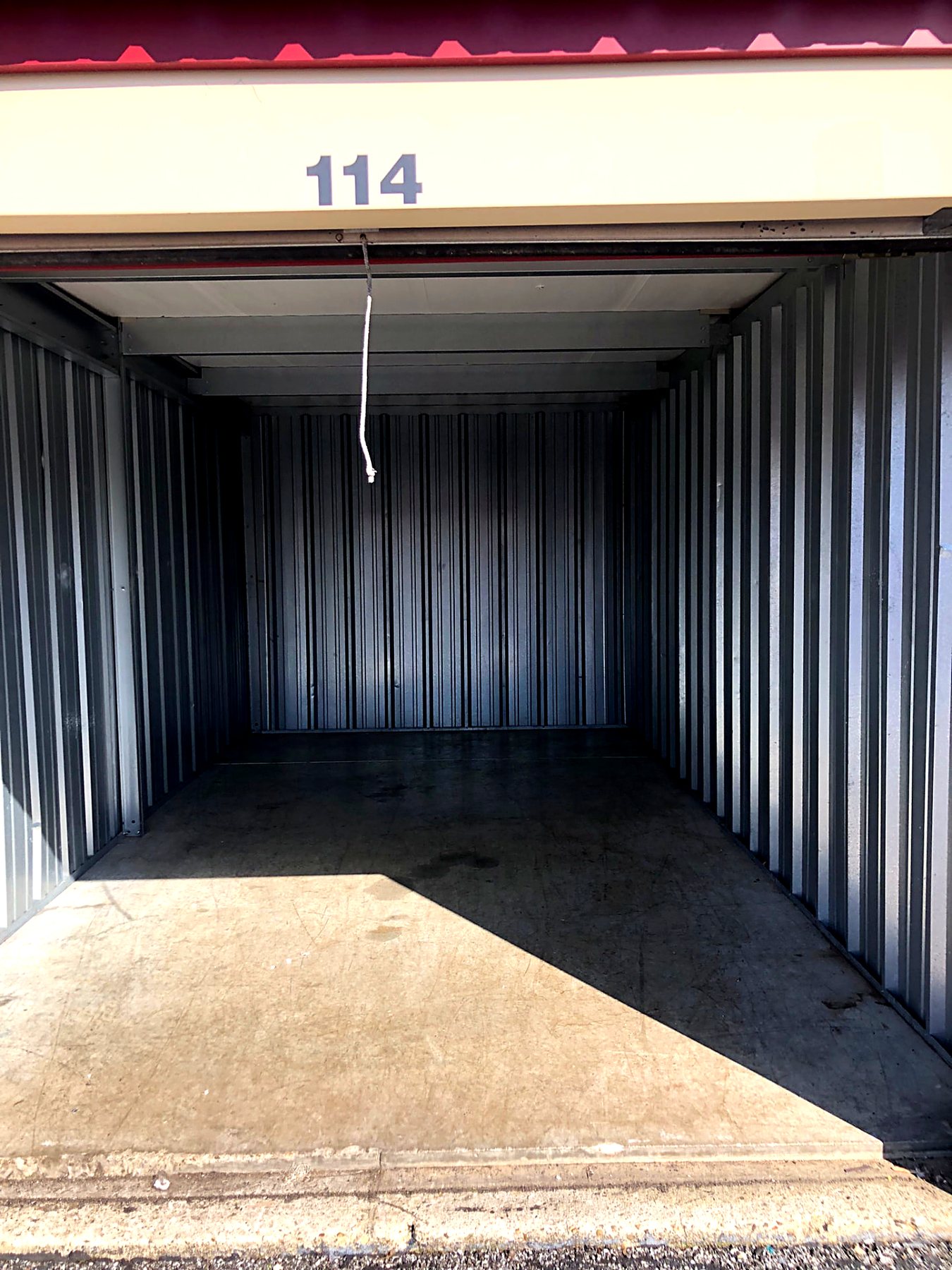 Storage unit completely emptied and swept after a cleanout